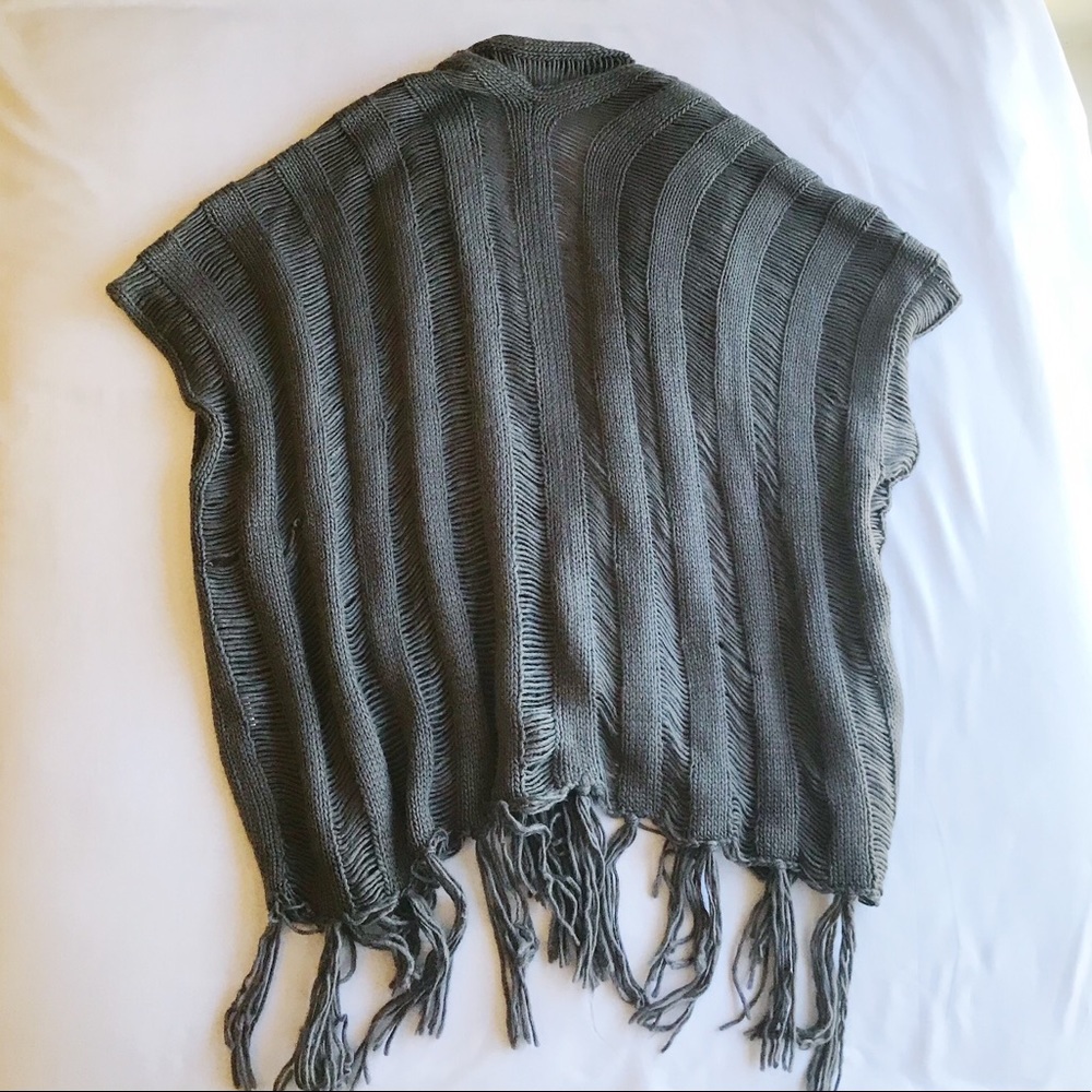 Distressed Sleeveless Cardigan - Picture 2 of 6